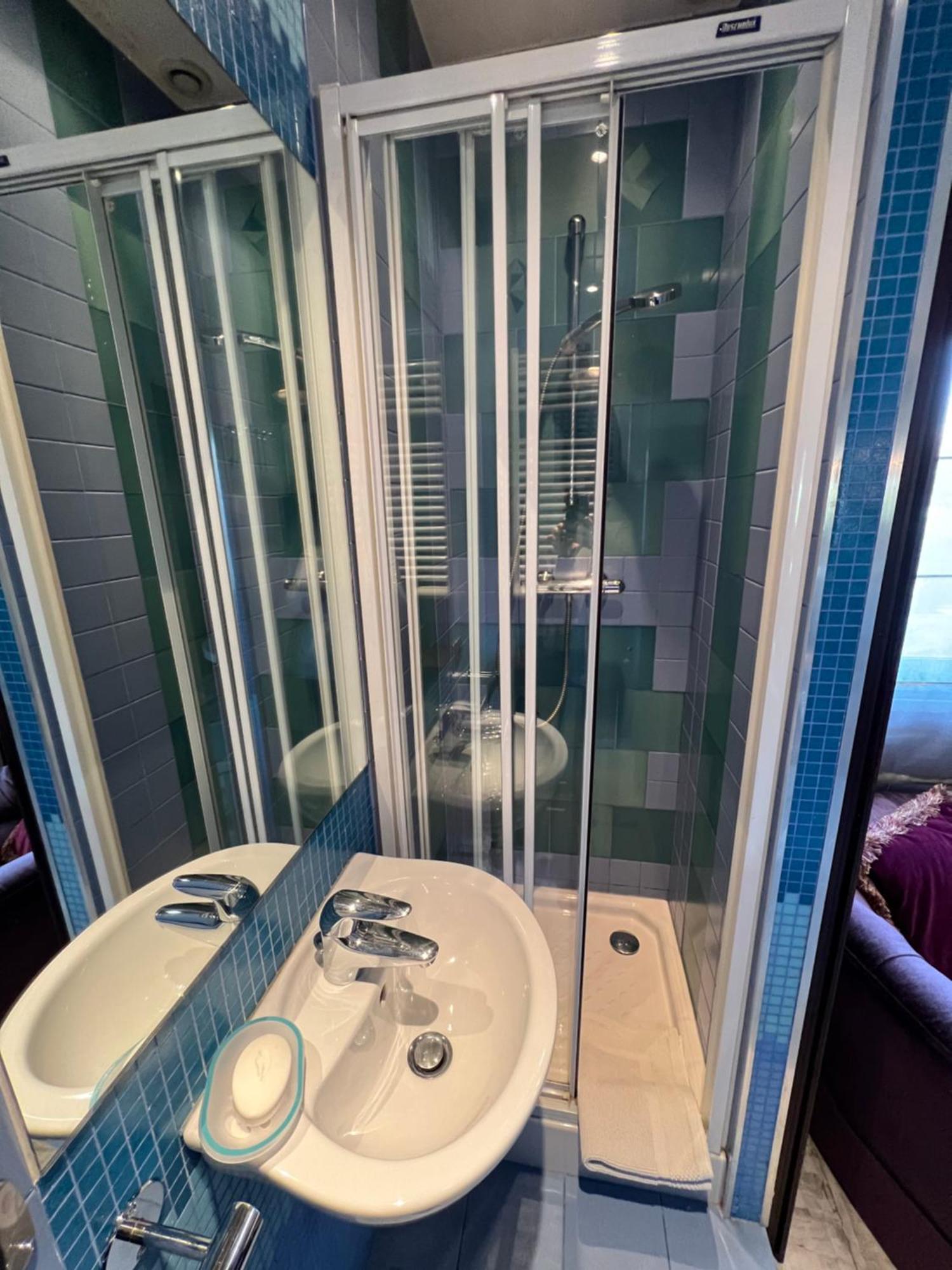 Dans Le Quartier Luxe Apartment